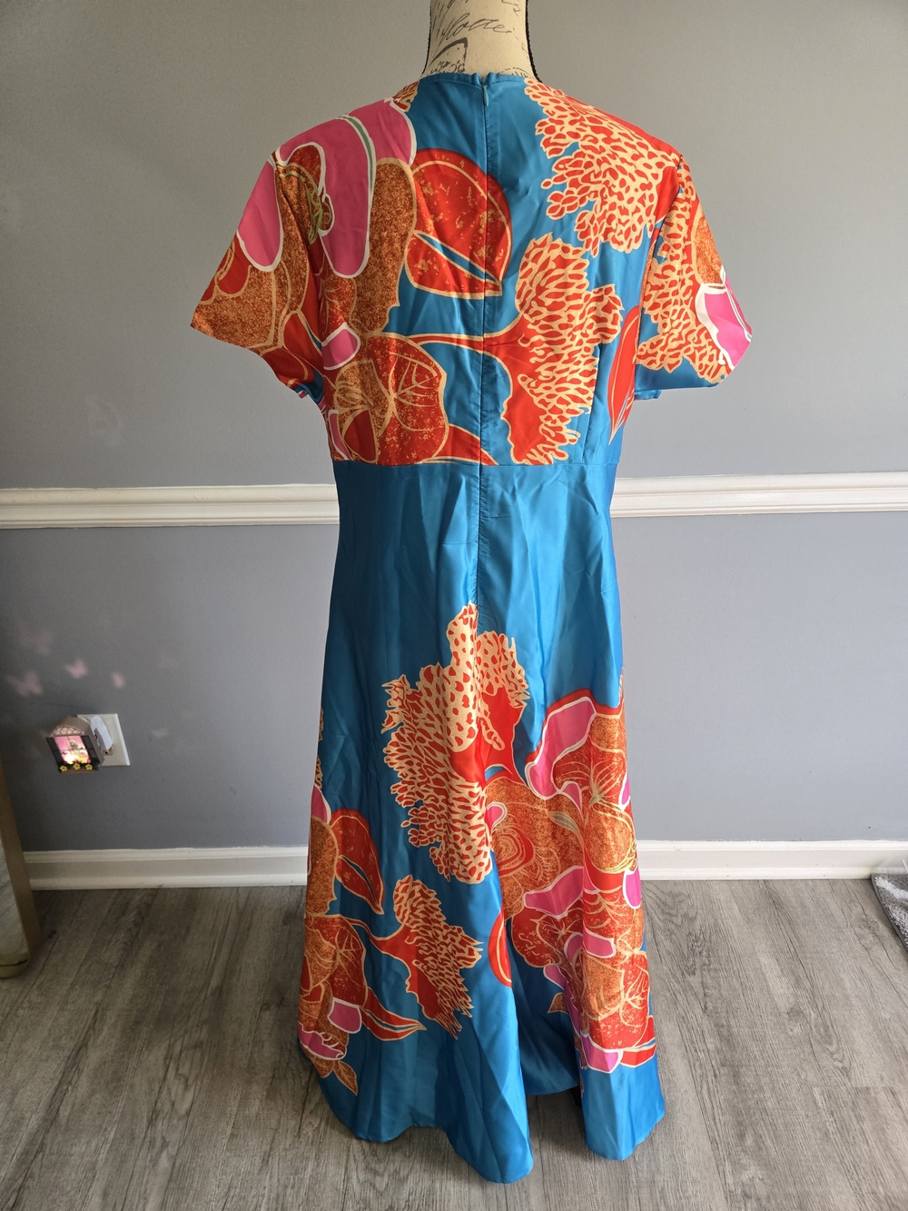 Turquoise Floral V-Neck Maxi Dress - Picture 5 of 8